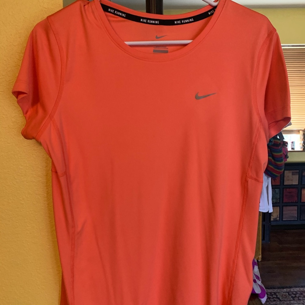 NIKE DRY FIT T-SHIRT